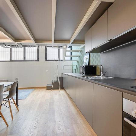 Modern Loft In Porta Venezia - Hosted By Sweetstay Milan Bagian luar foto